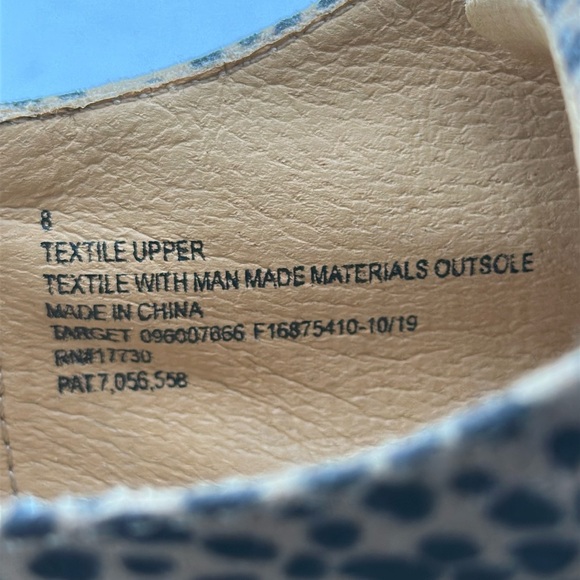 Universal Thread leopard print slip-on sneakers, size 8 - Picture 6 of 10